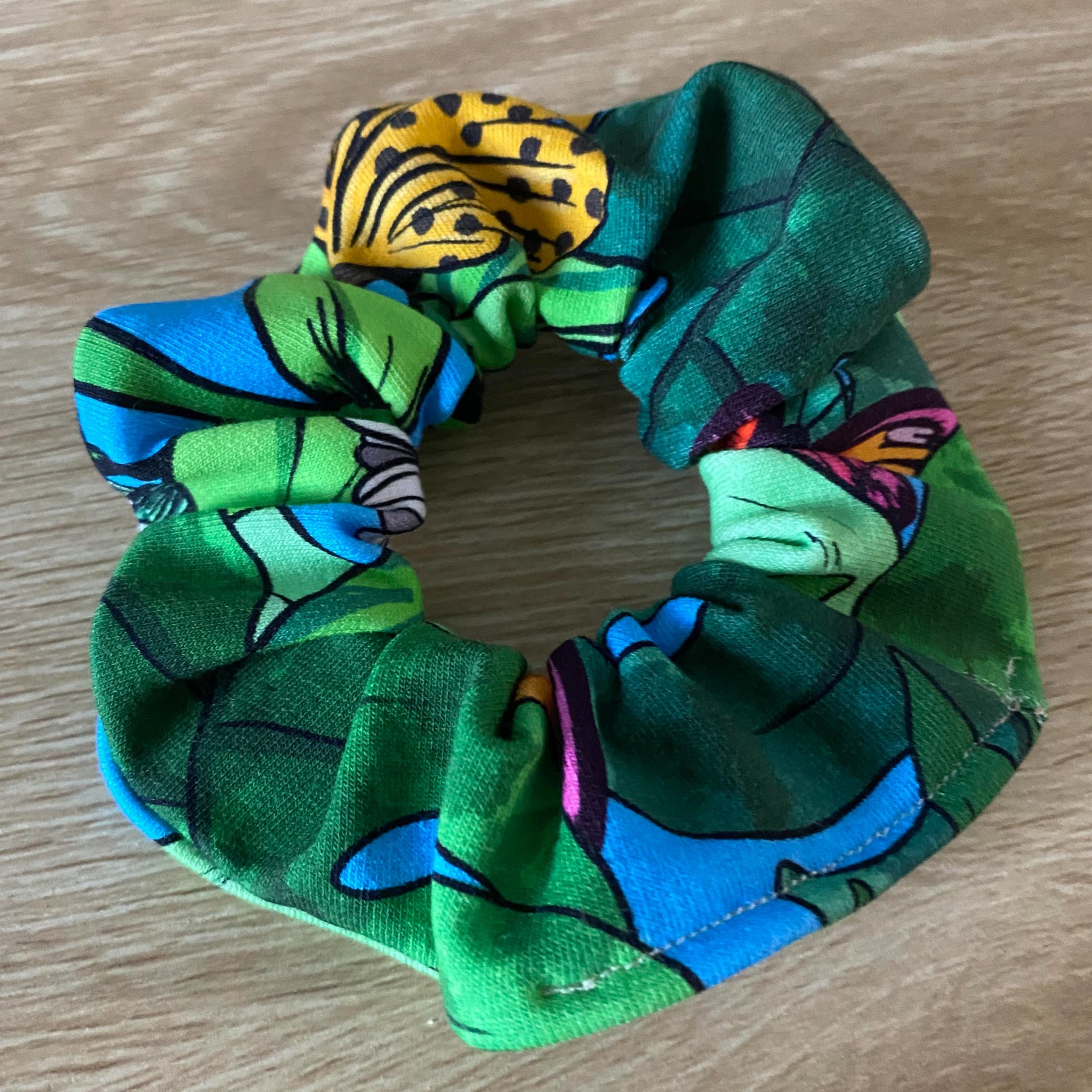 Mini Scrunchie- Flowers and Bee's